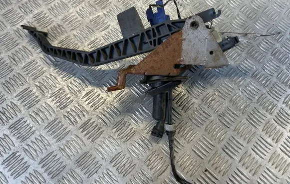 Ford C-MAX I Clutch pedal 3M517B633EK LEDCLUC1