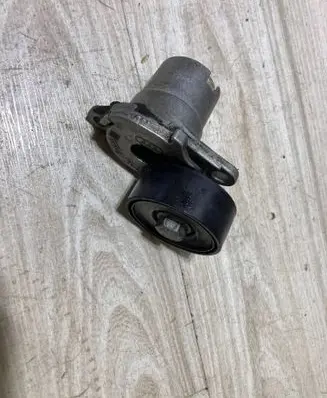 Audi Q3 F3 Generator/alternator belt tensioner 06L903133D