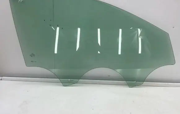 Seat Ateca Front door window glass four-door 575845202