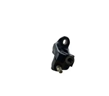 Mazda CX-3 Engine mounting bracket 