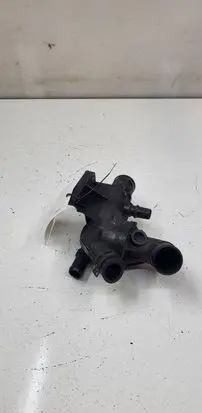 Nissan Qashqai+2 Thermostat/thermostat housing 110617671R