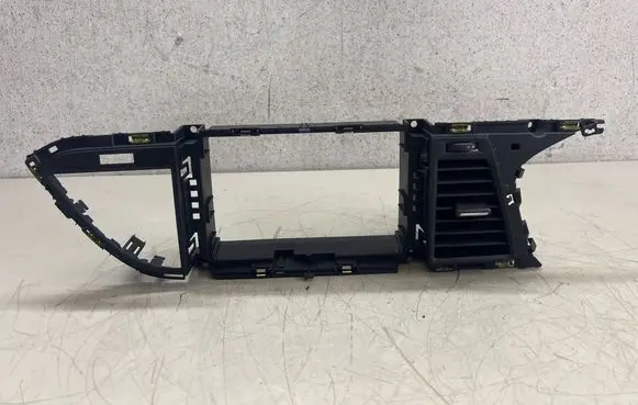 Seat Leon (5F) Dash center air vent grill 5F1820951 09052018 10143