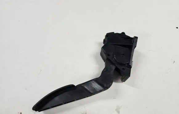 Mazda CX-7 Accelerator throttle pedal K42387390 04M02E00051 E621