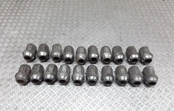 Hyundai Santa Fe Nuts/bolts 