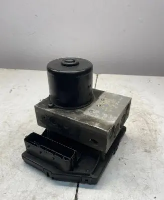 Mercedes-Benz C W203 ABS Pump A2035451632 FD00M10