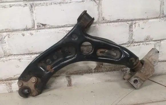 Skoda Octavia Mk2 (1Z) Front lower control arm/wishbone 1K0199231J