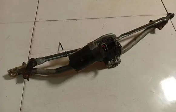 Audi A4 S4 B5 8D Front wiper linkage and motor 8D1955326B