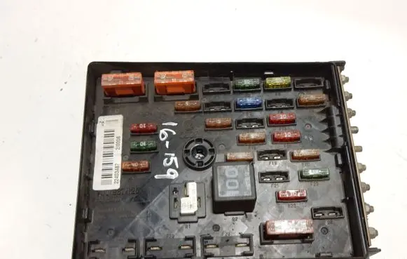 Volkswagen PASSAT B6 Fuse module 3C0937125 16159