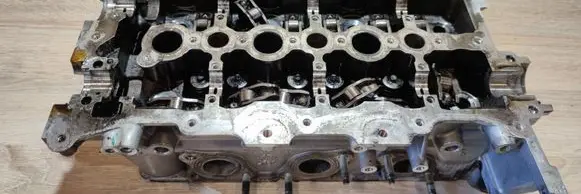 Engine head