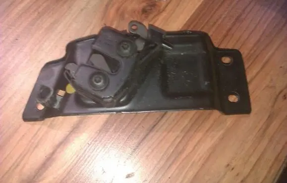 Ford Escort Tailgate/trunk/boot lock/catch/latch