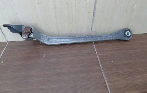 Mercedes-Benz E W211 Rear control arm 2303500329