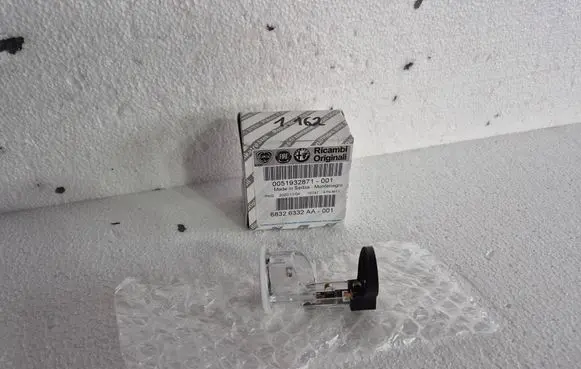 Fiat 500L Cigarette lighter front 51932871 68326332AA