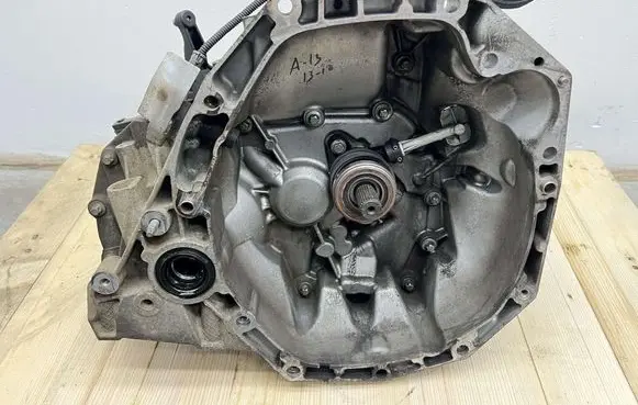 Renault Captur Manual 6 speed gearbox JR5332
