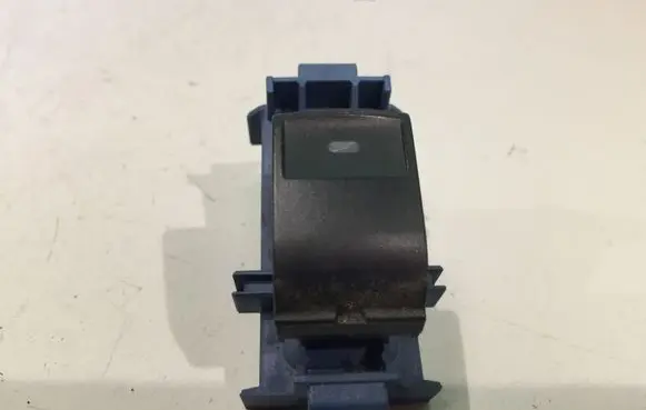 Toyota Avensis T270 Electric window control switch 8481005070 27710 30170097