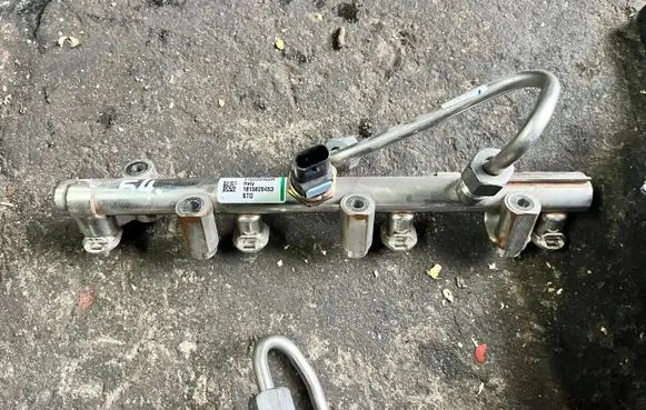 Renault Megane IV Fuel main line pipe 175222462R