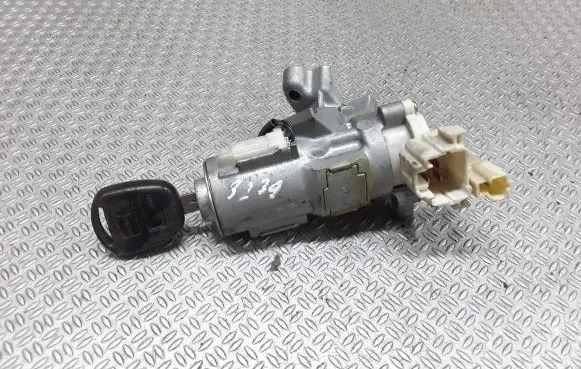 Toyota Yaris Ignition lock 45020521