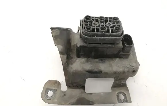 Mercedes-Benz GL X164 Air suspension control unit module (rear) A2513200058