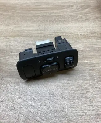 Toyota Yaris Wing mirror switch TOYOTAMIRRORSWITCH