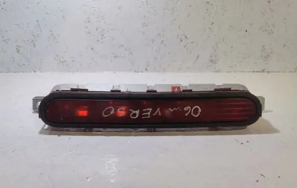 Toyota Corolla Verso AR10 Third/center stoplight
