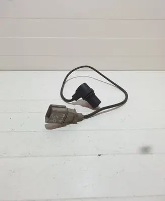 Volkswagen PASSAT B5 Crankshaft position sensor 0261210 860215