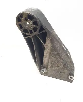 Volkswagen Touareg I Engine mounting bracket 022199308