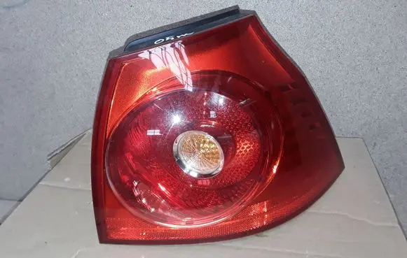 Volkswagen Golf V Rear/tail lights 2021001017
