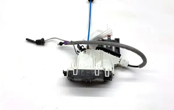 Mercedes-Benz GLA W156 X156 Front door lock A1667200435
