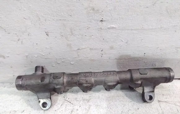 Volkswagen PASSAT B7 Fuel main line pipe 03L130089J