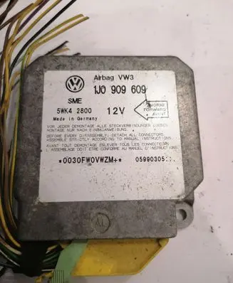 Volkswagen Golf IV Airbag control unit/module 1J0909609