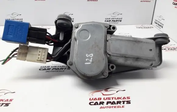 Peugeot 406 Rear window wiper motor 3315