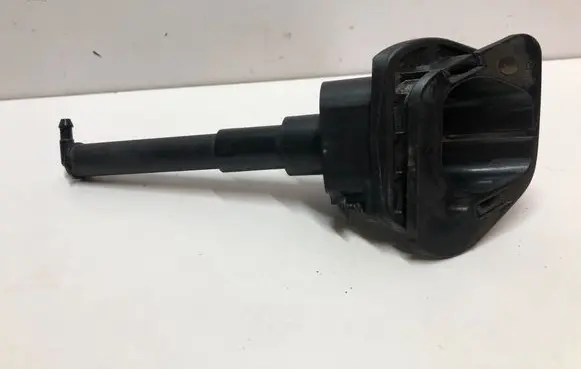 Volvo XC90 Headlight washer spray nozzle