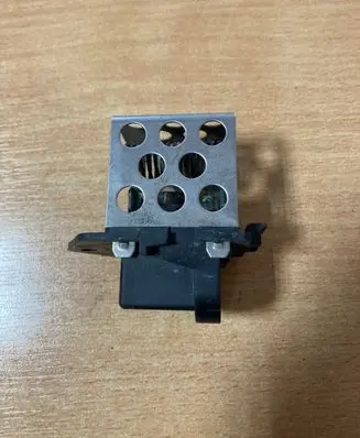 Nissan Note (E11) Heater blower motor/fan resistor 8200045082