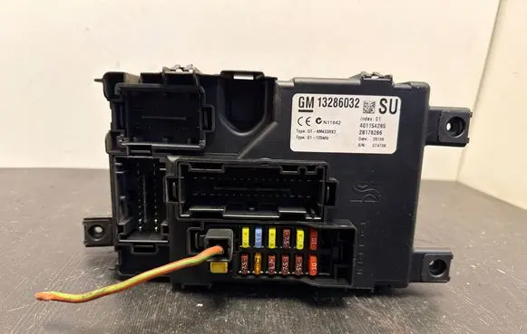 Opel Corsa D Fuse module 13286032 28176266 401154265