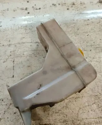 Nissan X-Trail T30 Coolant expansion tank/reservoir