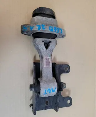 KIA Ceed Gearbox mounting bracket 21950J3000