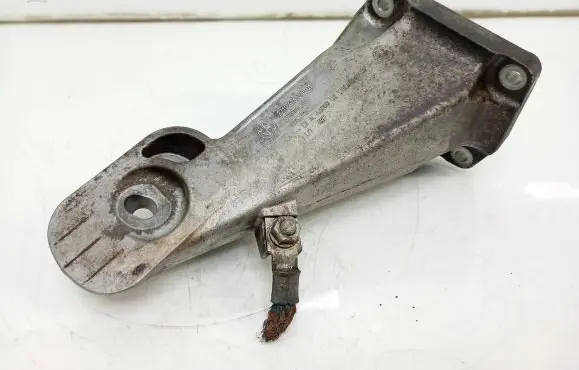 BMW 5 E60 E61 Engine mounting bracket 6763218 2211676218-01 AC46000