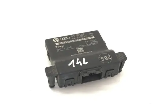 Volkswagen Golf V Gateway control module 1K0907530F 1K0907951