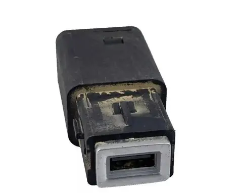 Peugeot 208 II USB socket connector 98217039DX 9824334377