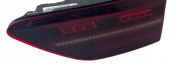 Volkswagen Golf VIII Tailgate rear/tail lights 5H0945308