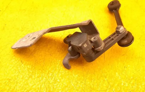 Mercedes-Benz B W247 Headlight/headlamp level sensor A0009059413 A2473204604
