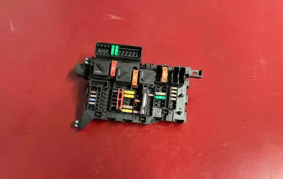 Mini One - Cooper F56 F55 Fuse module 9360501