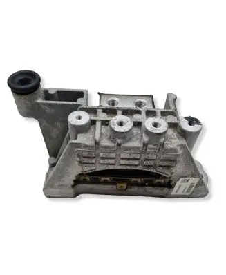 Chrysler Pacifica Gearbox mount P68237966AD D047205617 68237966AD