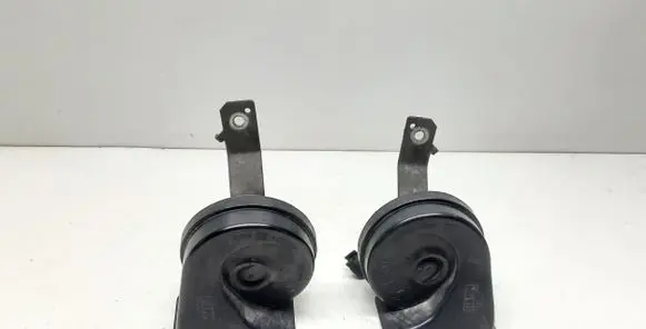 Volvo V70 Horn signal 08635072 08635071