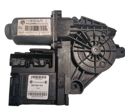 Volkswagen Caddy Front door window regulator motor 5K0959792 05075732 73222121410157