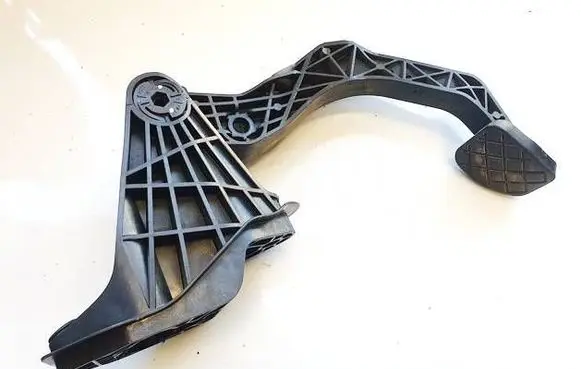 Volkswagen Polo VI Clutch pedal 2Q2721059H