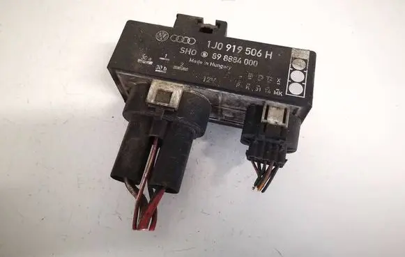 Audi A3 S3 8L Coolant fan relay 1j0919506h 898884000