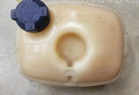 Volkswagen Scirocco Coolant expansion tank/reservoir 171121407E