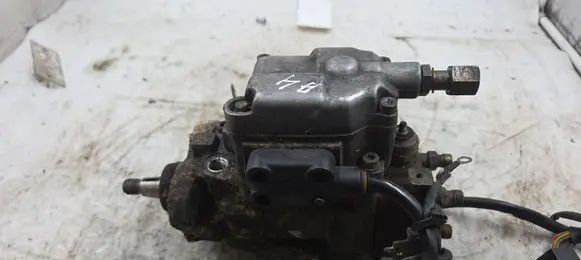 Audi A4 S4 B5 8D Fuel injection high pressure pump 028130115A