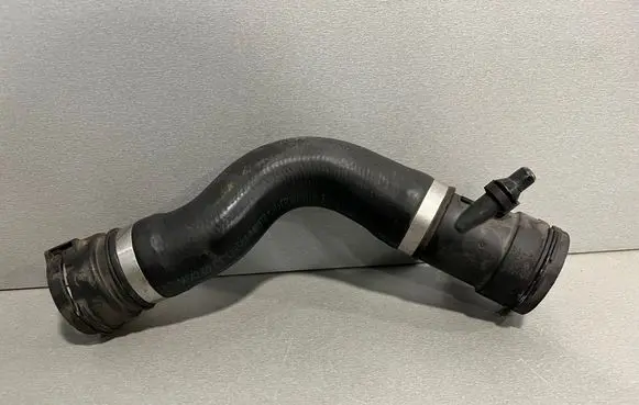 BMW 4 F36 Gran coupe Engine coolant pipe/hose 7604542 129584