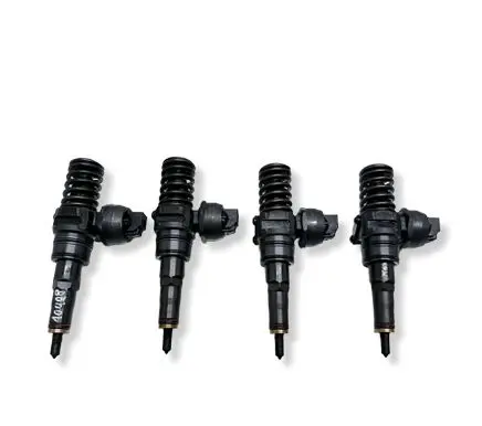 Volkswagen Touran I Fuel injectors set 038130073AG